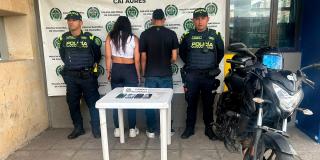 ¡En flagrancia! Capturan a dos personas por hurtar al ‘raponazo' en Suba