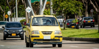 Pico y placa vehículos particulares y taxis en Bogotá 12 de febrero 
