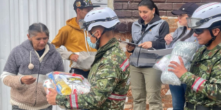 Distrito entrega ayudas para población afectada por incendio en barrio Ramírez