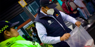 65 cajetillas incautadas y tres capturas dejó megatoma en San Bernardo