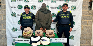 Capturado extranjero que pretendía sacar un kilo de estupefacientes en gorras
