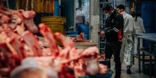 Incautadas más de dos toneladas de carne mal almacenada en megatoma en Bogotá