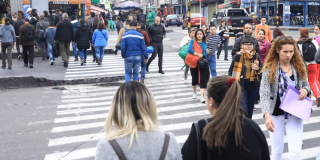 Por primera vez en 17 años, en Colombia crece el desempleo y en Bogotá se reduce