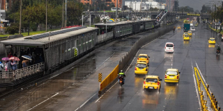 ¿Cómo interponer quejas e identificar tarjeta de operación de taxis en Bogotá?