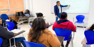 Personas reunidas foto: IPES