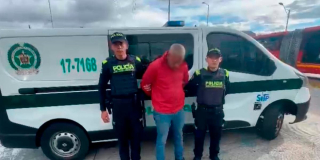 Hombre capturado con 100 dosis de estupefacientes y 3 locales cerrados en Bogotá