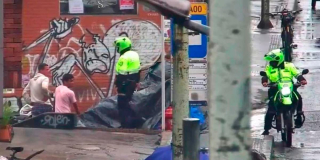 Video: con cámaras de Bogotá, detenidos 2 hombres por robo de cable en Chapinero Video: con cámaras de Bogotá, detenidos 2 hombres por robo de cable en Chapinero