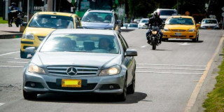 Pico y placa en Bogotá viernes 18 de octubre 2024 particulares y taxis