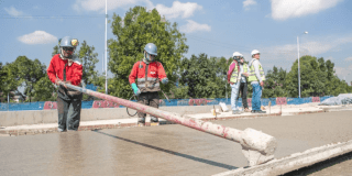 Personal de obra - Foto: IDU