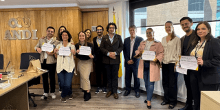 Escuela Distrital de Emprendimiento Joven en Bogotá graduó estudiantes