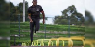 Velocista del Equipo Bogotá hace historia con récord en 60 metros planos