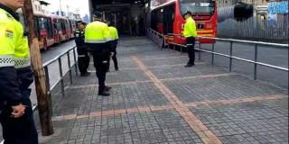 Con el ‘Plan Amanecer’, Policía se toma las estaciones de Transmilenio
