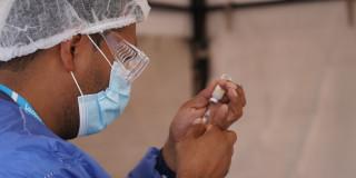 Vacunación gratuita Bogotá domingo 16 de febrero puntos habilitados