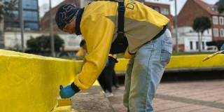Voluntarios embellecen el parque de los Hippies en Bogotá en 2025 
