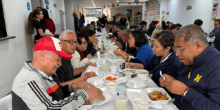 De qué se tratan las comidas compartidas que se realizan en Bogotá
