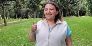 Servidores Secretaría de Mujer Bogotá capacitados con lengua de señas