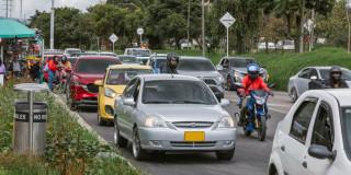 Pico y placa Bogotá viernes 25 de julio de 2025 particulares y taxis 
