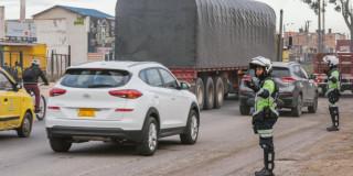 Pico y placa en Bogotá viernes 18 de julio 2025 particulares y taxis