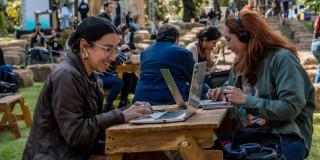 307 mil personas trabajan hoy en empleos digitales en Bogotá 2025