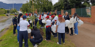 En Bogotá se rinde homenaje Valeria Afanador con plantación de árboles