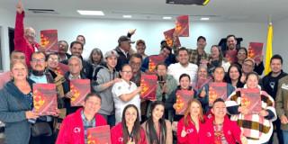 Entrega de título de propiedad en Santa Fe y San Cristóbal Bogotá