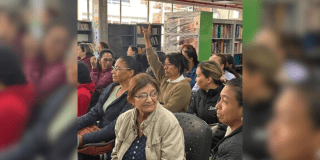 Mujeres cuidadoras de Suba reciben beca del 100 % para estudiar inglés