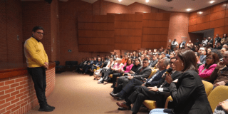 Salud Bogotá presenta plan para saldar deudas con proveedores 2025