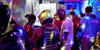 Seis botellas de licor adulterado y dos estabelecimientos cerrados en megatoma en Bogotá 