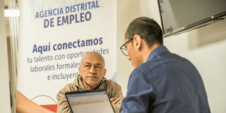 Ciudadano en feria de empleo foto: Secretaría Distrital de Desarrollo Económico.
