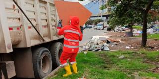 A estos Ecopuntos puedes llevar los residuos que no recoge el operador de aseo como: escombros, residuos de construcción y demolición.