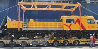 Una de las cuatro máquinas amarillas en el puerto de Cartagena 