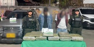 Policía de Bogotá halló 26 kilos de marihuana en un vehículo hurtado