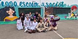 Adolescentes participando del servicio social 