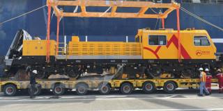  Arribaron a Cartagena vehículos auxiliares que apoyarán construcción del Metro