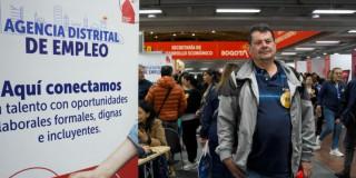 Ciudadano en una feria de empleo Foto: Secretaria Distrital de Desarrollo Económic