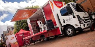 Foto de la Unidad Móvil de Atención de la Agencia Distrital de Empleo de Bogotá.