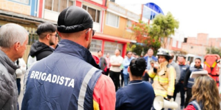 Foto de un brigadista en el Simulacro Distrital