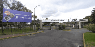 Imagen de la entrada del Instituto Distrital de Recreación y Deporte (IDRD) 