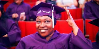 En la foto está Rosa en su graduación 