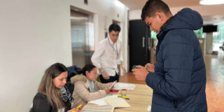 Foto de unas parsonas haciendo parte del consejo local de juventud 