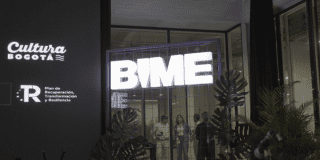 Imagen de fondo gris con letras en blanco donde se lee BIME