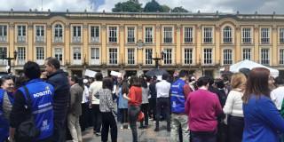 Foto de personas participando en el Simulacro Bogotá 2025