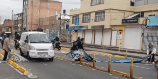 Imagen de personas bloqueando la vía