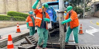 Foto que muestra trabajadores del Acueducto de Bogotá