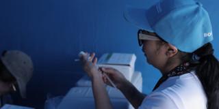 Foto que muestra una enfermera de la secretaría de Salud