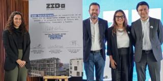 Foto de la firma del Decreto que da vida a la Actuación Estratégica ZIBo para la transformación Zona Industrial en Bogotá.