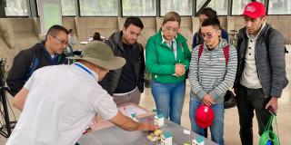 Foto de personas en el Primer Encuentro del Conocimiento y la Innovación en Bogotá