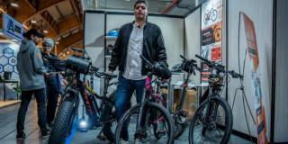 Foto de la participación de una de las empresas de Bogotá Corazón Productivo en Salón del Automóvil 2025 en Corferias.