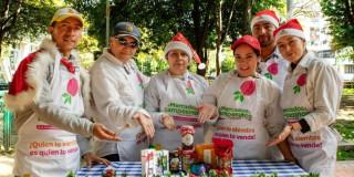 Campesinos en una de las jornadas de Mercados Campesinos de Bogotá para comprar los regalos Navidad 2025