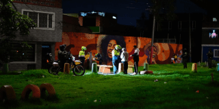 Foto de policías en un operativo en Bogotá